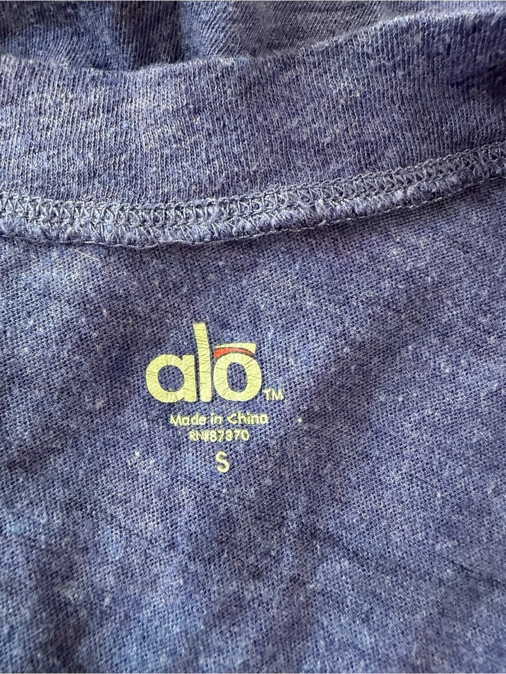 ALO Yoga soft blue